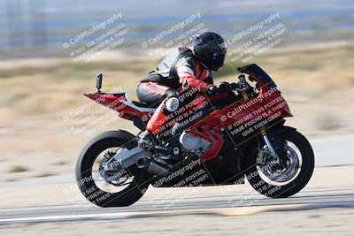 media/Nov-16-2025-Race Pace (Sun) [[8c5fa54630]]/Verified Riders/3-Turn 14 (1045am)/